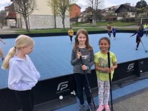 1ère animation mobile de la saison à la place de la patinoire à Tavannes, photo 4
