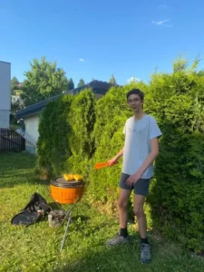 Soirée Grillades dans le jardin à Malleray, photo 6