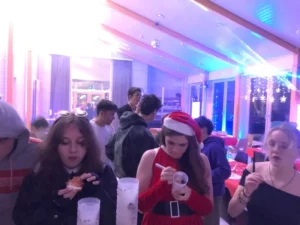 Soirée Casino et déguisé pour le repas de fin d'année à Malleray, photo 10