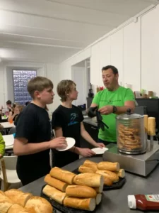 Soirée Ping pong et Hot dog organisée par Benjamin à Tramelan, photo 5