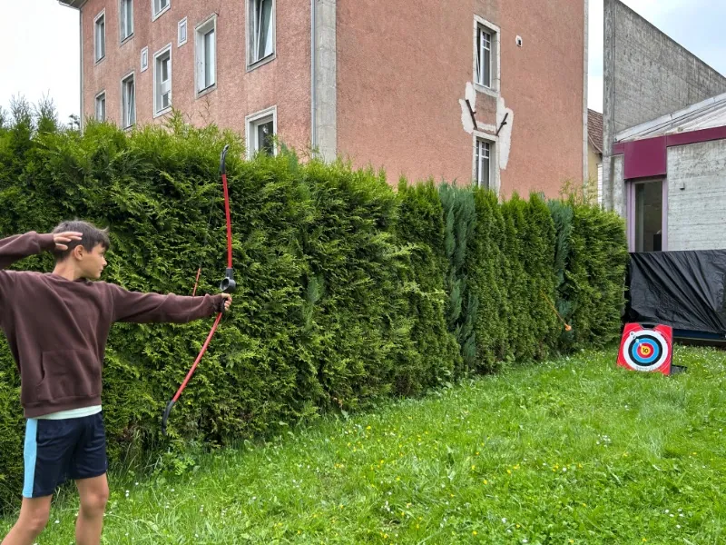 Joutes sportives dans le jardin à Malleray, photo 1