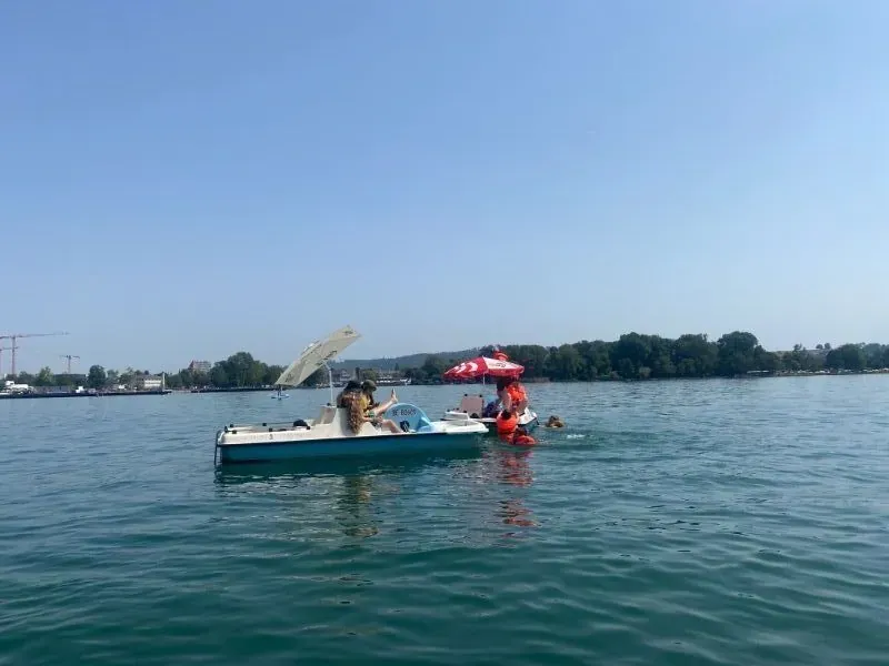 Sortie pédalo et grillades au bord du lac de Bienne