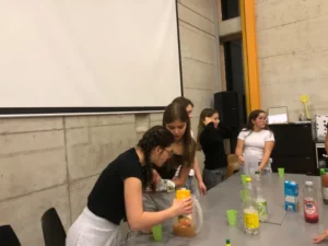 Soirée d'hiver spéciale filles au local de Malleray, photo 1